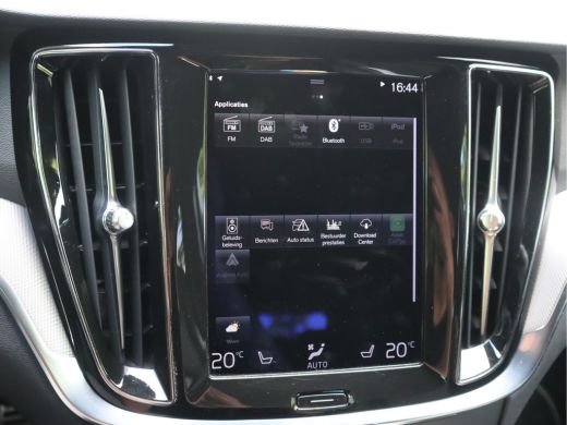 Volvo  V60 2.0 T6 Recharge AWD R-Design Navi / HarmanKardon / Lm19'' / Stoel-stuurverw &ventilatie / Autopil... ActivLease financial lease
