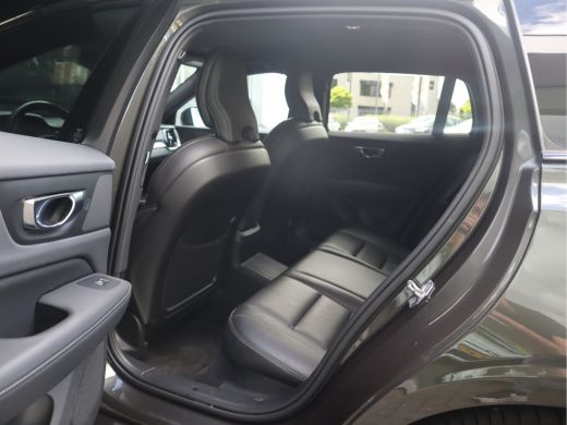 Volvo  V60 2.0 T6 Recharge AWD R-Design Navi / HarmanKardon / Lm19'' / Stoel-stuurverw &ventilatie / Autopil... ActivLease financial lease
