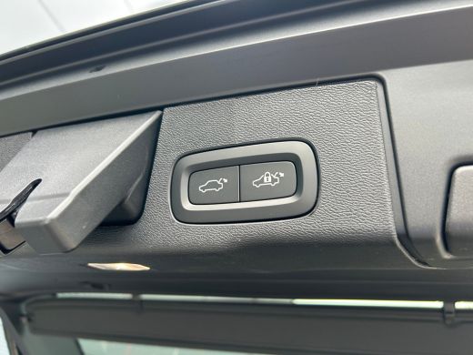 Volvo  XC60 2.0 T8 Plug-in hybrid AWD Ultra Dark Exec. Ed. | Luchtvering | Bowers&Wilkins | HUD | Massage | ActivLease financial lease