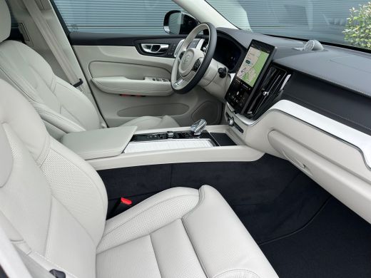 Volvo  XC60 2.0 T8 Plug-in hybrid AWD Ultra Dark Exec. Ed. | Luchtvering | Bowers&Wilkins | HUD | Massage | ActivLease financial lease