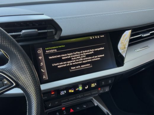 Audi A3 Limousine 35 TFSI AUT7 S-LINE. NAVI DIGI-DASH APPLE-CARPLAY AIRCO LED LMV PDC ActivLease financial lease