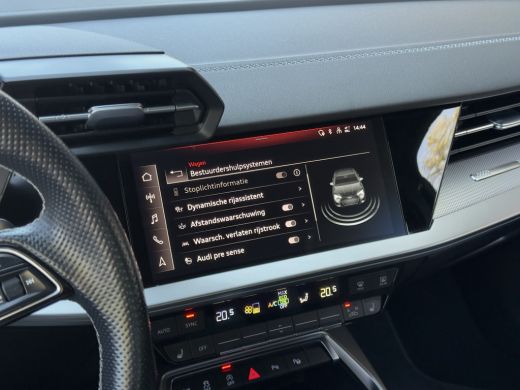 Audi A3 Limousine 35 TFSI AUT7 S-LINE. NAVI DIGI-DASH APPLE-CARPLAY AIRCO LED LMV PDC ActivLease financial lease