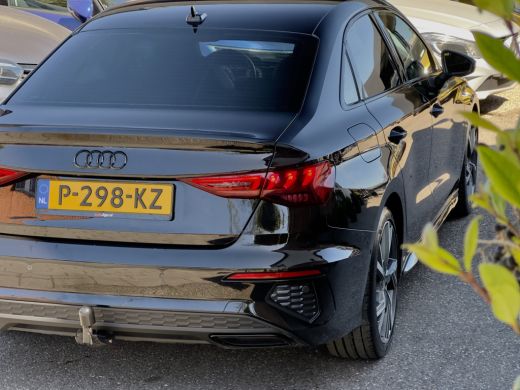 Audi A3 Limousine 35 TFSI AUT7 S-LINE. NAVI DIGI-DASH APPLE-CARPLAY AIRCO LED LMV PDC ActivLease financial lease