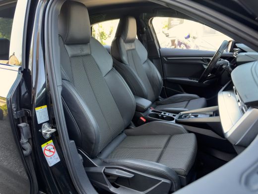 Audi A3 Limousine 35 TFSI AUT7 S-LINE. NAVI DIGI-DASH APPLE-CARPLAY AIRCO LED LMV PDC ActivLease financial lease