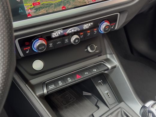 Audi Q3 45 TFSI 2.0 AUT7 QUATTRO COMPETITION 3X S-LINE EDITION ONE PANODAK LEDER NAVI DIGI-DASH APPLE-CAR... ActivLease financial lease