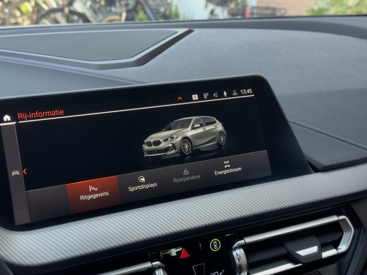 BMW 1 Serie 118i AUT7 M-SPORT EXECUTIVE LEDER NAVI CAMERA DIGI-DASH APLLE-CARPLAY LED LMV PDC ActivLease financial lease
