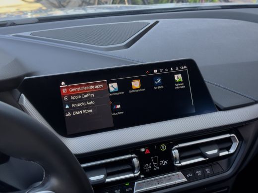 BMW 1 Serie 118i AUT7 M-SPORT EXECUTIVE LEDER NAVI CAMERA DIGI-DASH APLLE-CARPLAY LED LMV PDC ActivLease financial lease