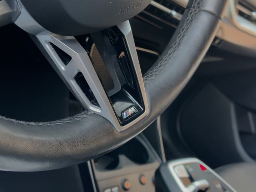 BMW 2 Serie Active Tourer 218i AUT7 M-SPORT LEDER NAVI CAMERA DIGI-DASH APPLE-CARPLAY LED LMV PDC ActivLease financial lease