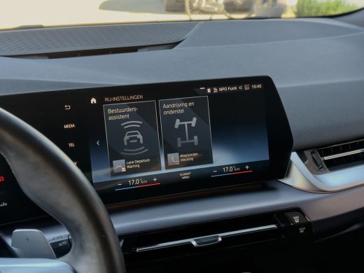 BMW 2 Serie Active Tourer 218i AUT7 M-SPORT LEDER NAVI CAMERA DIGI-DASH APPLE-CARPLAY LED LMV PDC ActivLease financial lease