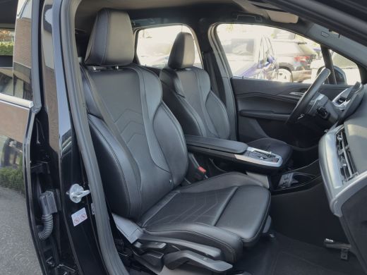 BMW 2 Serie Active Tourer 218i AUT7 M-SPORT LEDER NAVI CAMERA DIGI-DASH APPLE-CARPLAY LED LMV PDC ActivLease financial lease