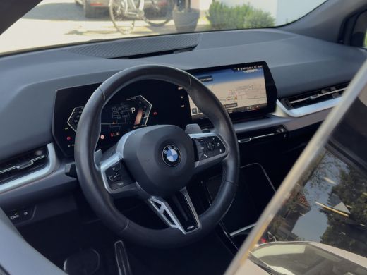 BMW 2 Serie Active Tourer 218i AUT7 M-SPORT LEDER NAVI CAMERA DIGI-DASH APPLE-CARPLAY LED LMV PDC ActivLease financial lease