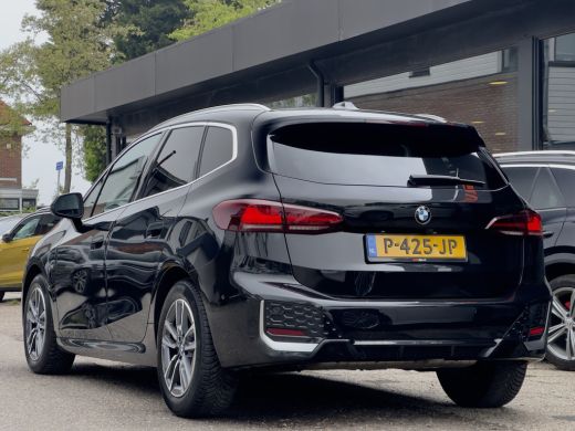 BMW 2 Serie Active Tourer 218i AUT7 M-SPORT LEDER NAVI CAMERA DIGI-DASH APPLE-CARPLAY LED LMV PDC ActivLease financial lease