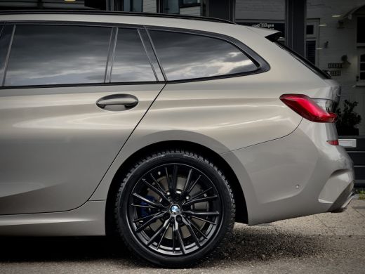 BMW 3 Serie Touring M340i AUT8 XDRIVE M-PERFORMANCE HIGH-EXE 374PK PANODAK DESIGNO-LEDER DIGI-DASH APPLE-CARP... ActivLease financial lease