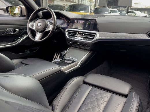 BMW 3 Serie Touring M340i AUT8 XDRIVE M-PERFORMANCE HIGH-EXE 374PK PANODAK DESIGNO-LEDER DIGI-DASH APPLE-CARP... ActivLease financial lease