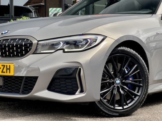 BMW 3 Serie Touring M340i AUT8 XDRIVE M-PERFORMANCE HIGH-EXE 374PK PANODAK DESIGNO-LEDER DIGI-DASH APPLE-CARP... ActivLease financial lease