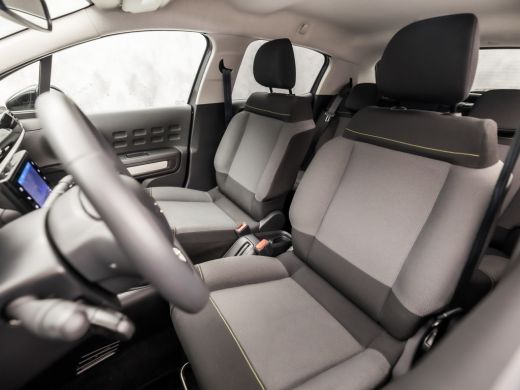 Citroën C3 1.2 PureTech Sport (APPLE CARPLAY, NAVIGATIE, PARKEERSENSOREN, SPORTSTOELEN, GETINT GLAS, LM VELG... ActivLease financial lease