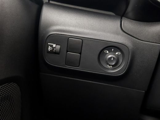 Citroën C3 1.2 PureTech Sport (APPLE CARPLAY, NAVIGATIE, PARKEERSENSOREN, SPORTSTOELEN, GETINT GLAS, LM VELG... ActivLease financial lease