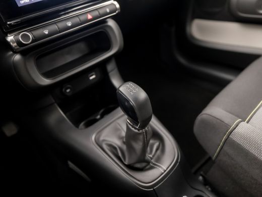 Citroën C3 1.2 PureTech Sport (APPLE CARPLAY, NAVIGATIE, PARKEERSENSOREN, SPORTSTOELEN, GETINT GLAS, LM VELG... ActivLease financial lease