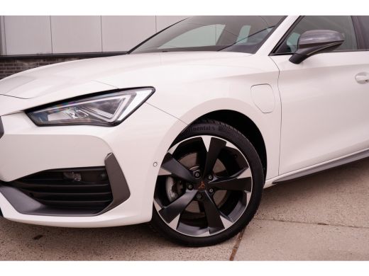 CUPRA Leon Sportstourer 1.4 e-Hybrid Black Edition | Panorama | Carplay | Camera | Virtual | LED | ActivLease financial lease