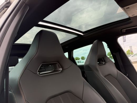 CUPRA Leon Sportstourer 1.4 e-Hybrid Black Edition | Panorama | Carplay | Camera | Virtual | LED | ActivLease financial lease