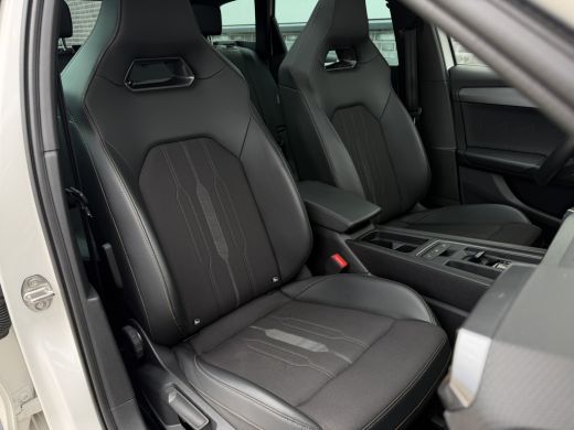 CUPRA Leon Sportstourer 1.4 e-Hybrid Black Edition | Panorama | Carplay | Camera | Virtual | LED | ActivLease financial lease