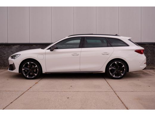 CUPRA Leon Sportstourer 1.4 e-Hybrid Black Edition | Panorama | Carplay | Camera | Virtual | LED | ActivLease financial lease