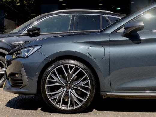 CUPRA Leon Sportstourer 1.4 e-HYBRID VZ AUT6 PERFORMANCE SOH 94,3 %. PANODAK LEDER NAVI CAMERA DIGI-DASH APPLE-CARPLAY LE... ActivLease financial lease
