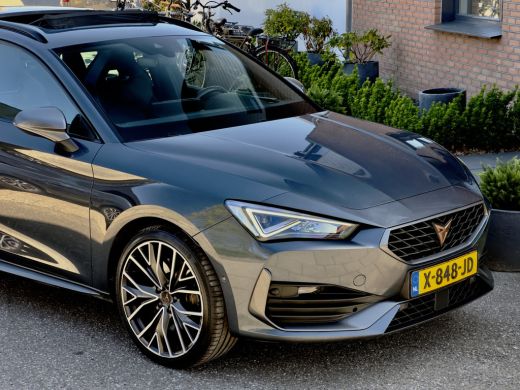 CUPRA Leon Sportstourer 1.4 e-HYBRID VZ AUT6 PERFORMANCE SOH 94,3 %. PANODAK LEDER NAVI CAMERA DIGI-DASH APPLE-CARPLAY LE... ActivLease financial lease