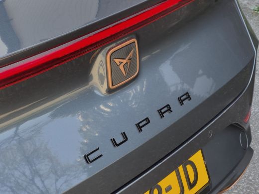 CUPRA Leon Sportstourer 1.4 e-HYBRID VZ AUT6 PERFORMANCE SOH 94,3 %. PANODAK LEDER NAVI CAMERA DIGI-DASH APPLE-CARPLAY LE... ActivLease financial lease