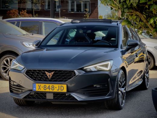 CUPRA Leon Sportstourer 1.4 e-HYBRID VZ AUT6 PERFORMANCE SOH 94,3 %. PANODAK LEDER NAVI CAMERA DIGI-DASH APPLE-CARPLAY LE... ActivLease financial lease