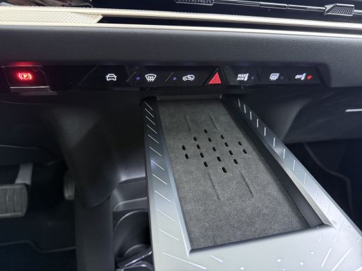 DS N&deg;8 Pallas Black Edition | Proximity Keyless Entry ActivLease financial lease