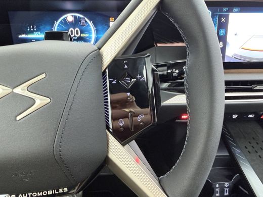 DS N&deg;8 Pallas Black Edition | Proximity Keyless Entry ActivLease financial lease