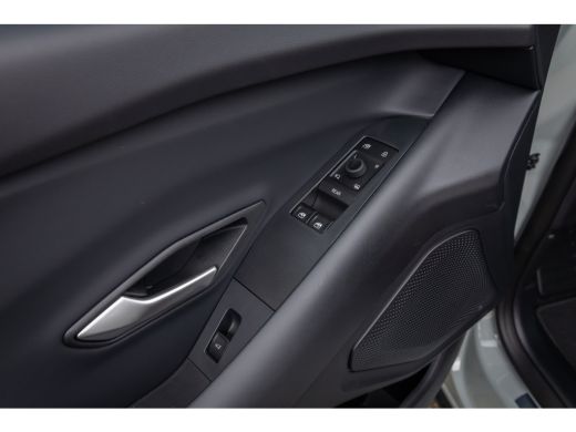 Ford Explorer Collection Extended Range RWD 79 kWh | B&O | Wegklapbare Trekhaak | Apple Carplay / Android Auto ... ActivLease financial lease