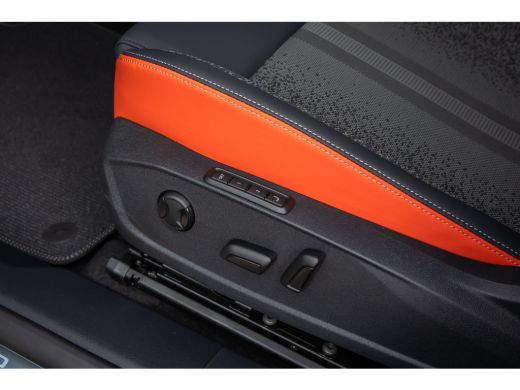 Ford Explorer Collection Extended Range RWD 79 kWh | B&O | Wegklapbare Trekhaak | Apple Carplay / Android Auto ... ActivLease financial lease