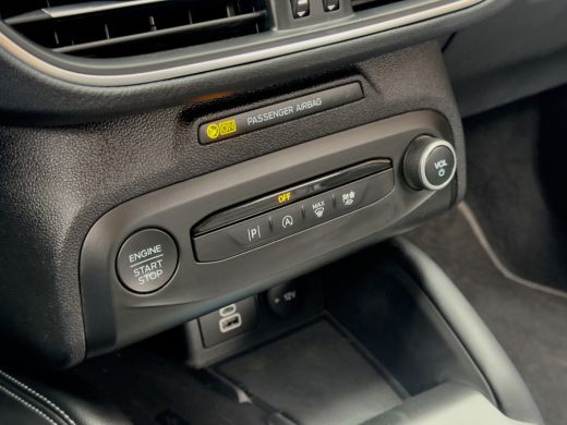 Ford Focus 1.0 AUT7 ECOBOOST HYBRID TITANIUM LEDER NAVI CAMERA DIGI-DASH APPLE-CARPLAY LED LMV PDC ActivLease financial lease