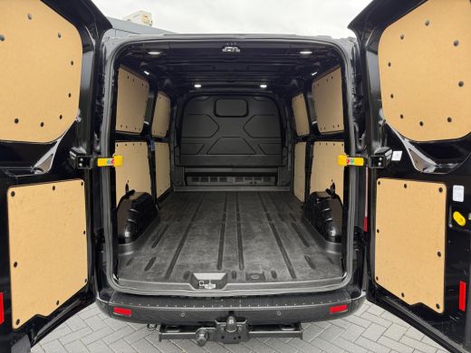 Ford Transit Custom 2.0 TDCI 130 PK AUTOMAAT LIMITED / L2H1 / 1e EIG. / TREKHAAK / CAMERA / 3-ZITS / LANE ASSIST / LED ActivLease financial lease