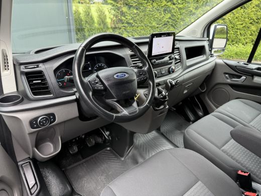 Ford Transit Custom 2.0 TDCI / L2H1 / DUBBELE CABINE / 1e EIG. / INRICHTING / TREKHAAK / CAMERA / 6-PERS. ActivLease financial lease