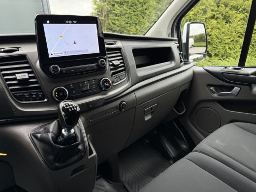Ford Transit Custom 2.0 TDCI / L2H1 / DUBBELE CABINE / 1e EIG. / INRICHTING / TREKHAAK / CAMERA / 6-PERS. ActivLease financial lease