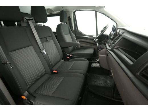 Ford Transit Custom 2.0 TDCI L2H1 Limited | DC | 6 Zits | Airco | Cruise | Carplay | 2800KG Trekgew. | Trekhaak | Par... ActivLease financial lease