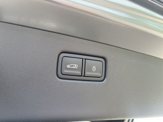 Genesis GV60 84 kWh 229pk First Edition | 360 Camera | Winterpakket | 19" Lichtmetaal | Parkeer Assistent | Ad... ActivLease financial lease