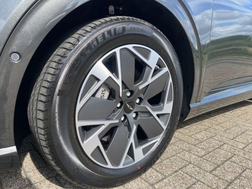 Genesis GV60 84 kWh 229pk First Edition | 360 Camera | Winterpakket | 19" Lichtmetaal | Parkeer Assistent | Ad... ActivLease financial lease