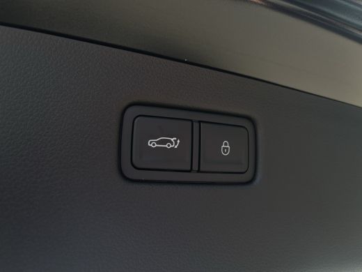 Genesis GV60 84 kWh 229pk First Edition | 360 Camera | Winterpakket | 19" Lichtmetaal | Parkeer Assistent | Ad... ActivLease financial lease