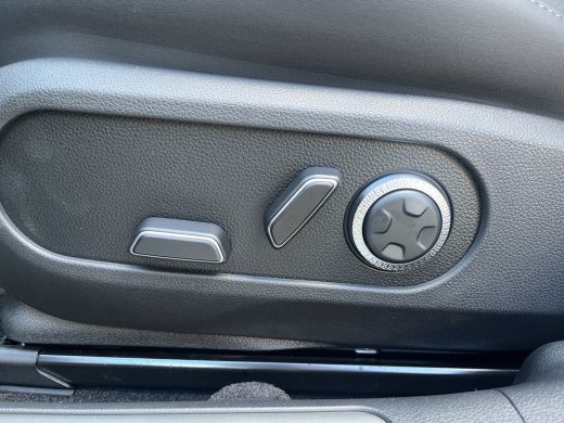 Genesis GV60 84 kWh 229pk First Edition | 360 Camera | Winterpakket | 19" Lichtmetaal | Parkeer Assistent | Ad... ActivLease financial lease