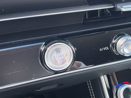 Genesis GV70 84 kWh 490pk AWD First Edition | 360 Camera | Winterpakket | 19" Lichtmetaal | Parkeer Assistent ... ActivLease financial lease