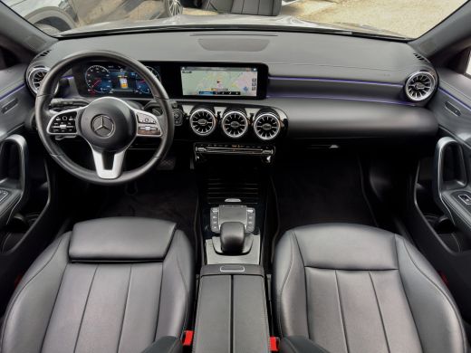 Mercedes-Benz CLA Shooting Brake 180 AUT7 SOLUTION LUXURY. VOL-LEDER 18 INCH-LMV NAVI CAMERA DIGI-DASH LED PDC ActivLease financial lease