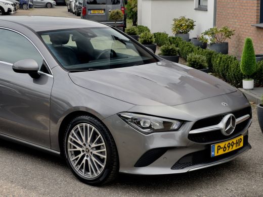 Mercedes-Benz CLA Shooting Brake 180 AUT7 SOLUTION LUXURY. VOL-LEDER 18 INCH-LMV NAVI CAMERA DIGI-DASH LED PDC ActivLease financial lease