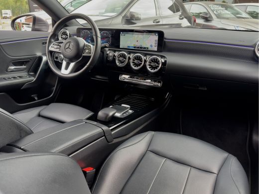 Mercedes-Benz CLA Shooting Brake 180 AUT7 SOLUTION LUXURY. VOL-LEDER 18 INCH-LMV NAVI CAMERA DIGI-DASH LED PDC ActivLease financial lease