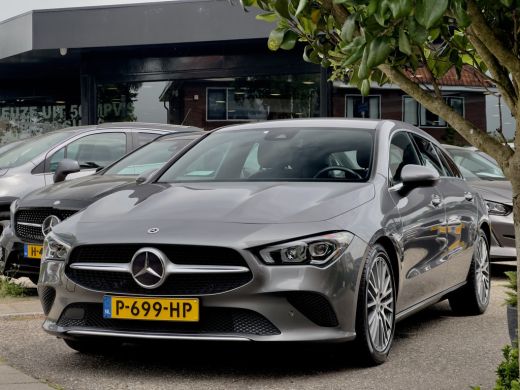 Mercedes-Benz CLA Shooting Brake 180 AUT7 SOLUTION LUXURY. VOL-LEDER 18 INCH-LMV NAVI CAMERA DIGI-DASH LED PDC ActivLease financial lease