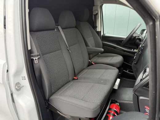 Mercedes-Benz eVito 66 kWh / FULL ELECTRIC / SOH 93% / L2H1 / AUTOMAAT / BOTT INRICHTING / 1e EIG. / CAMERA / 3-ZITS ... ActivLease financial lease