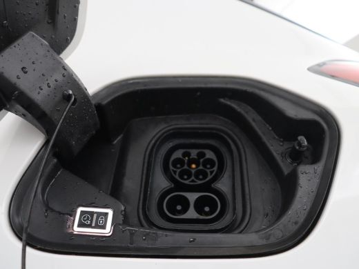 Opel Corsa-e Edition 50 kWh | SOH 93,1% | Carplay | Camera | Parkeerhulp | Cruise control | Climate control | ... ActivLease financial lease